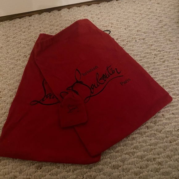 CHRISTIAN LOUBOUTIN
Decollete 554 100 patent - Picture 8 of 8